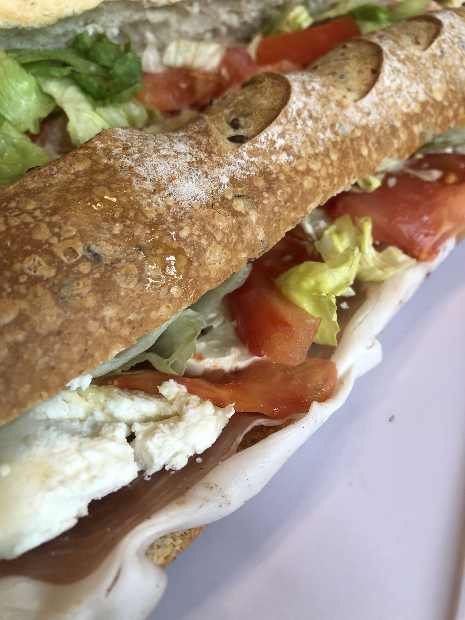 Sandwich jambon fumé-chèvre / Baguette multi-graines