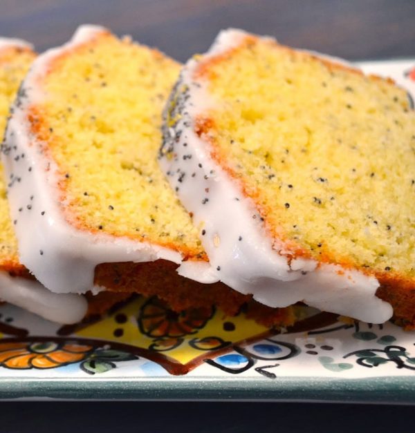 Cake au Citron BIO avec Graines de Chia et Glaçage  6 pers.
